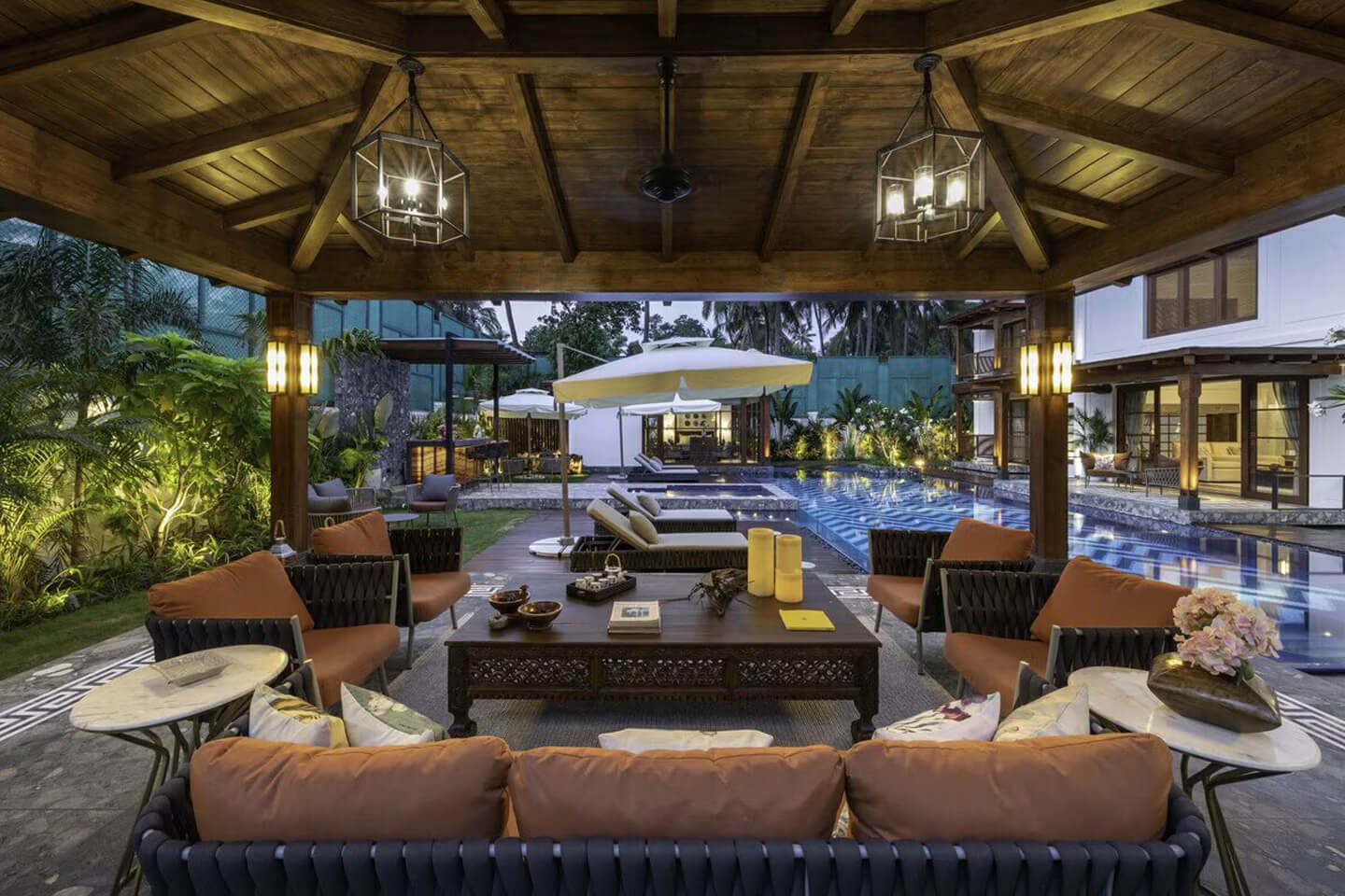 Dining Area 1